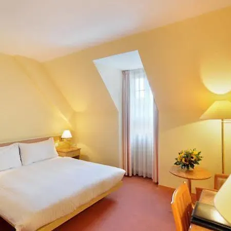 Savoy 4*