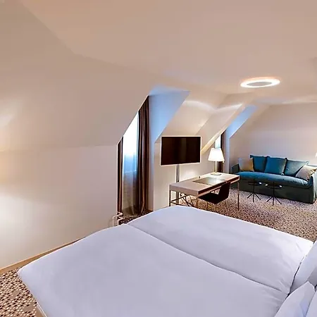 Savoy 4*