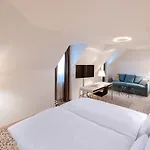 Savoy Hotel 4*