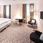 Savoy Hotel 4*